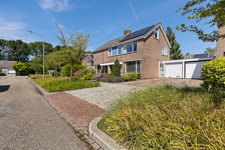 Tussenwoning te koop: Trasraamsteen 13, Delfzijl
