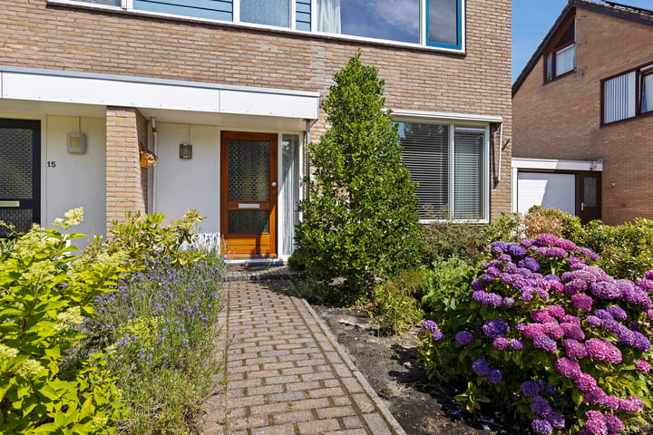 Tussenwoning te koop: Trasraamsteen 13, Delfzijl