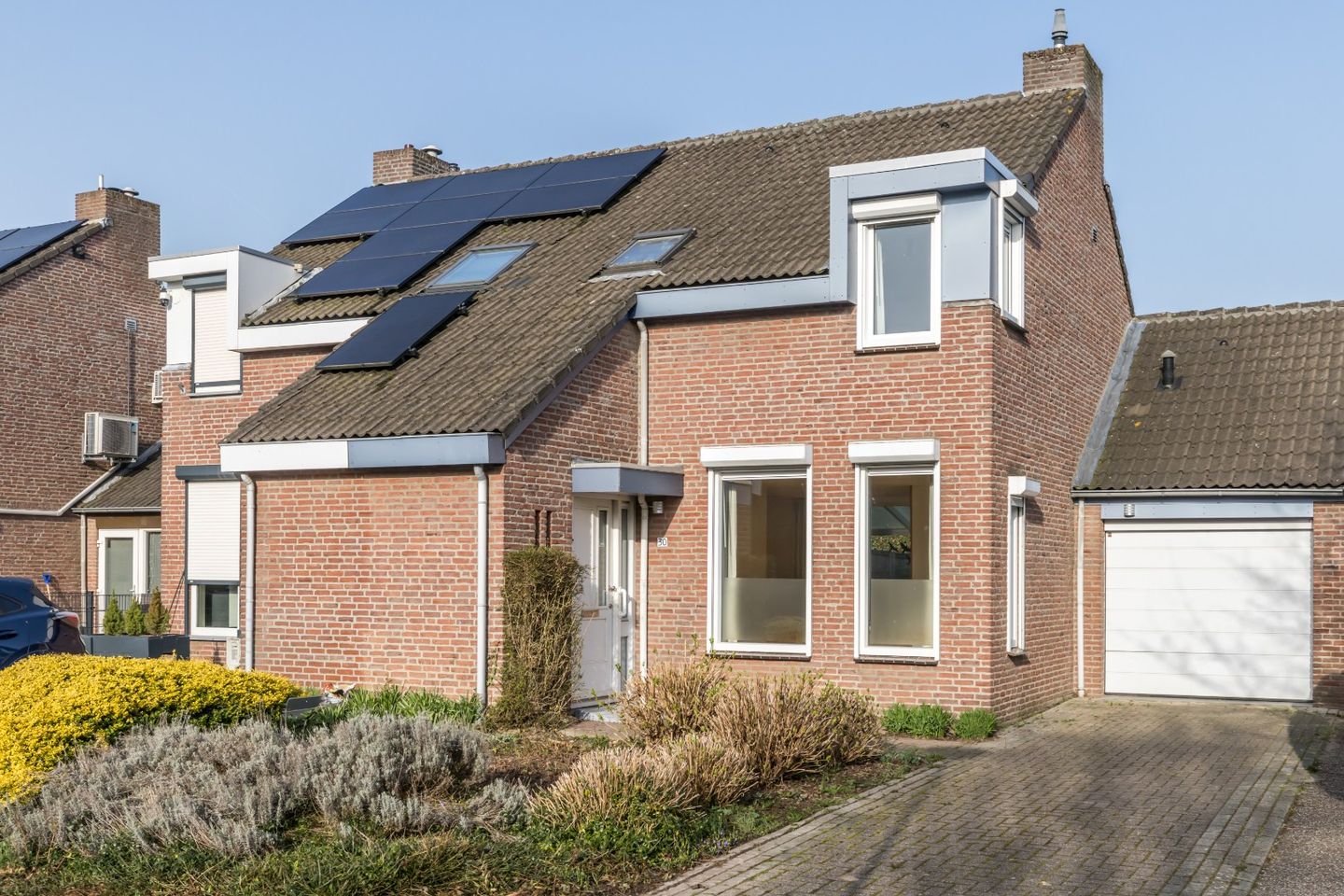 Photo 1 of Lintjeshaag 30