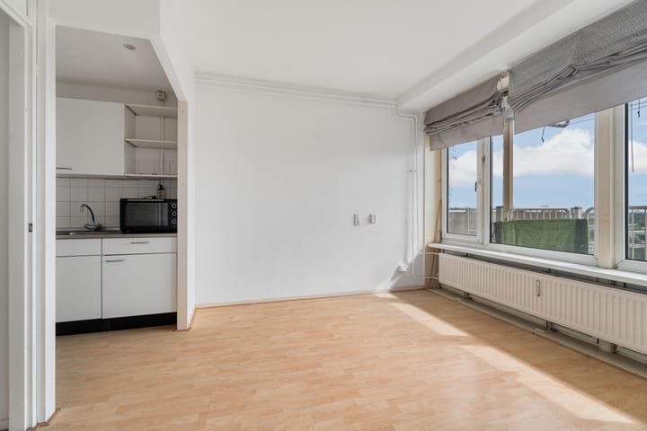 Studio te koop: Wezelrade 91B, 'S-Gravenhage