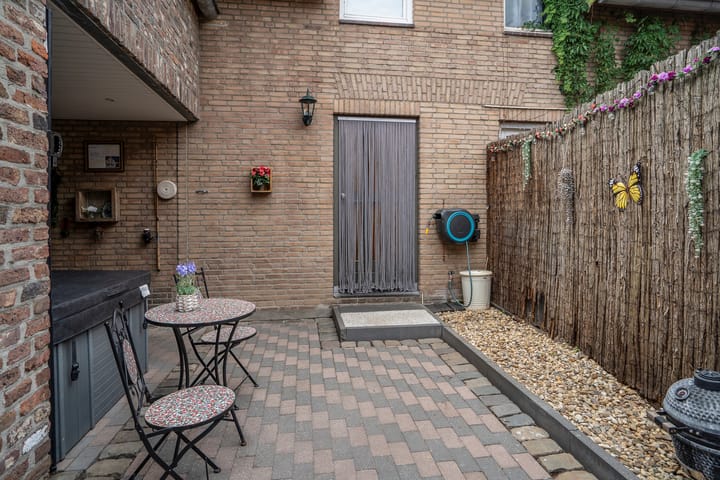 Tussenwoning te koop: Markt 23, Nieuwstadt