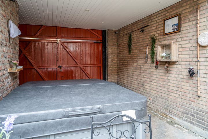 Tussenwoning te koop: Markt 23, Nieuwstadt
