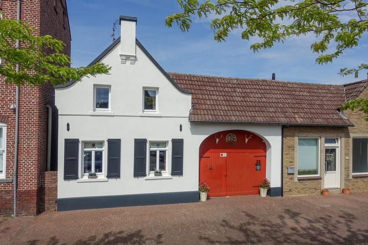 Tussenwoning te koop: Markt 23, Nieuwstadt