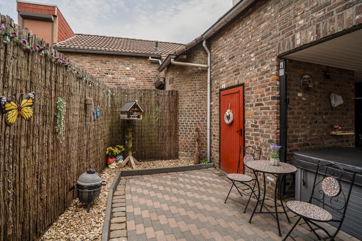 Tussenwoning te koop: Markt 23, Nieuwstadt