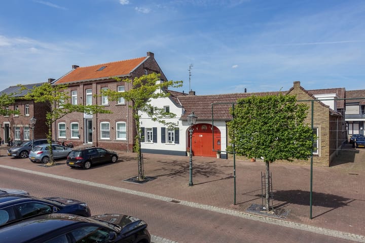 Tussenwoning te koop: Markt 23, Nieuwstadt