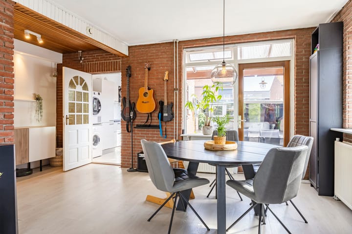Hoekwoning te koop: van Schaikstraat 31, Duiven
