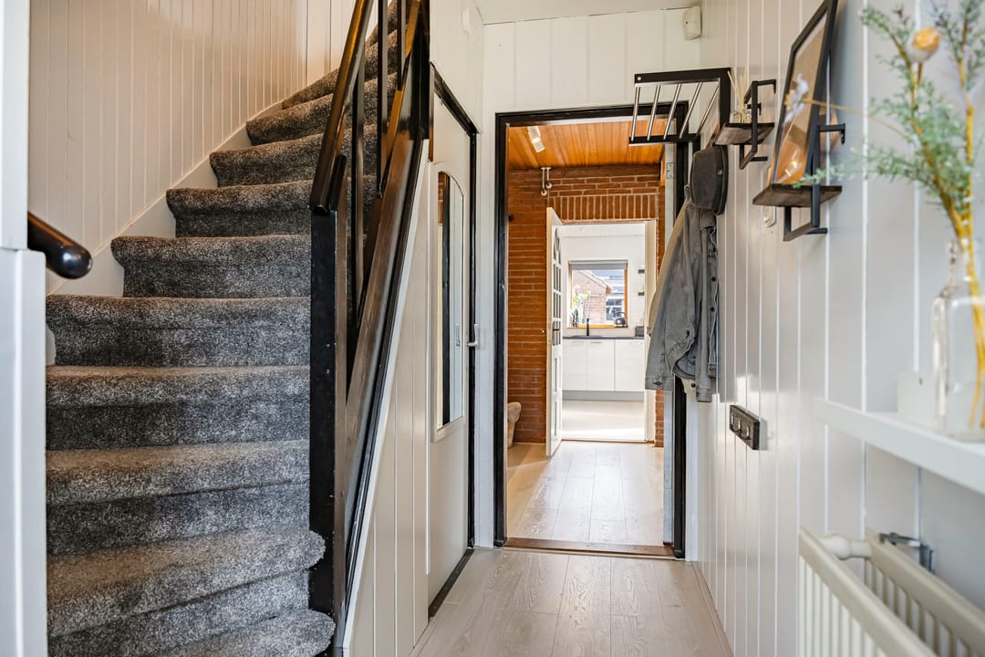 Photo 8 of van Schaikstraat 31