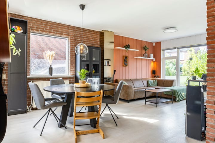 Hoekwoning te koop: van Schaikstraat 31, Duiven