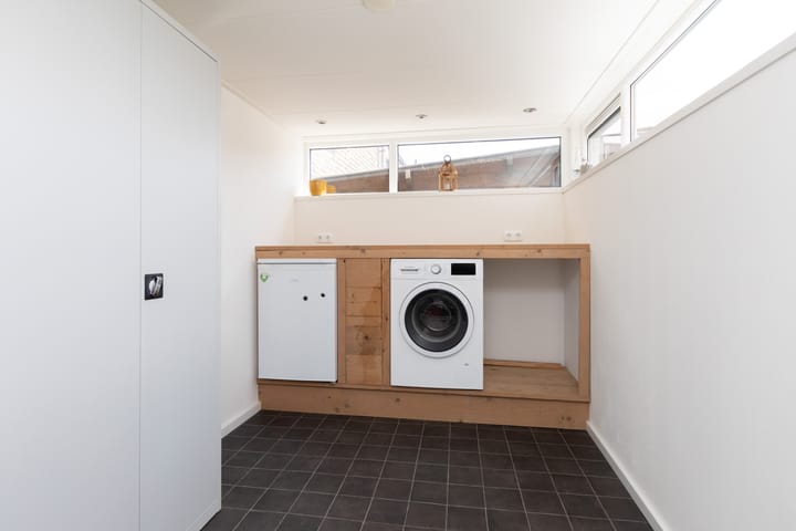 Tussenwoning te koop: Worp Tjaardastraat 115, Sneek