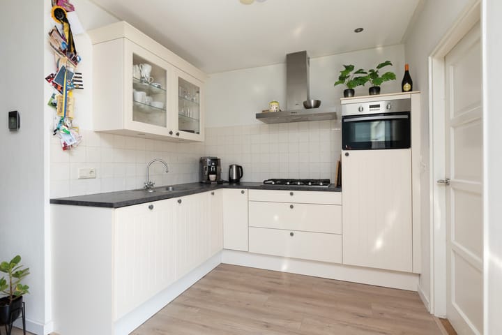 Tussenwoning te koop: Worp Tjaardastraat 115, Sneek