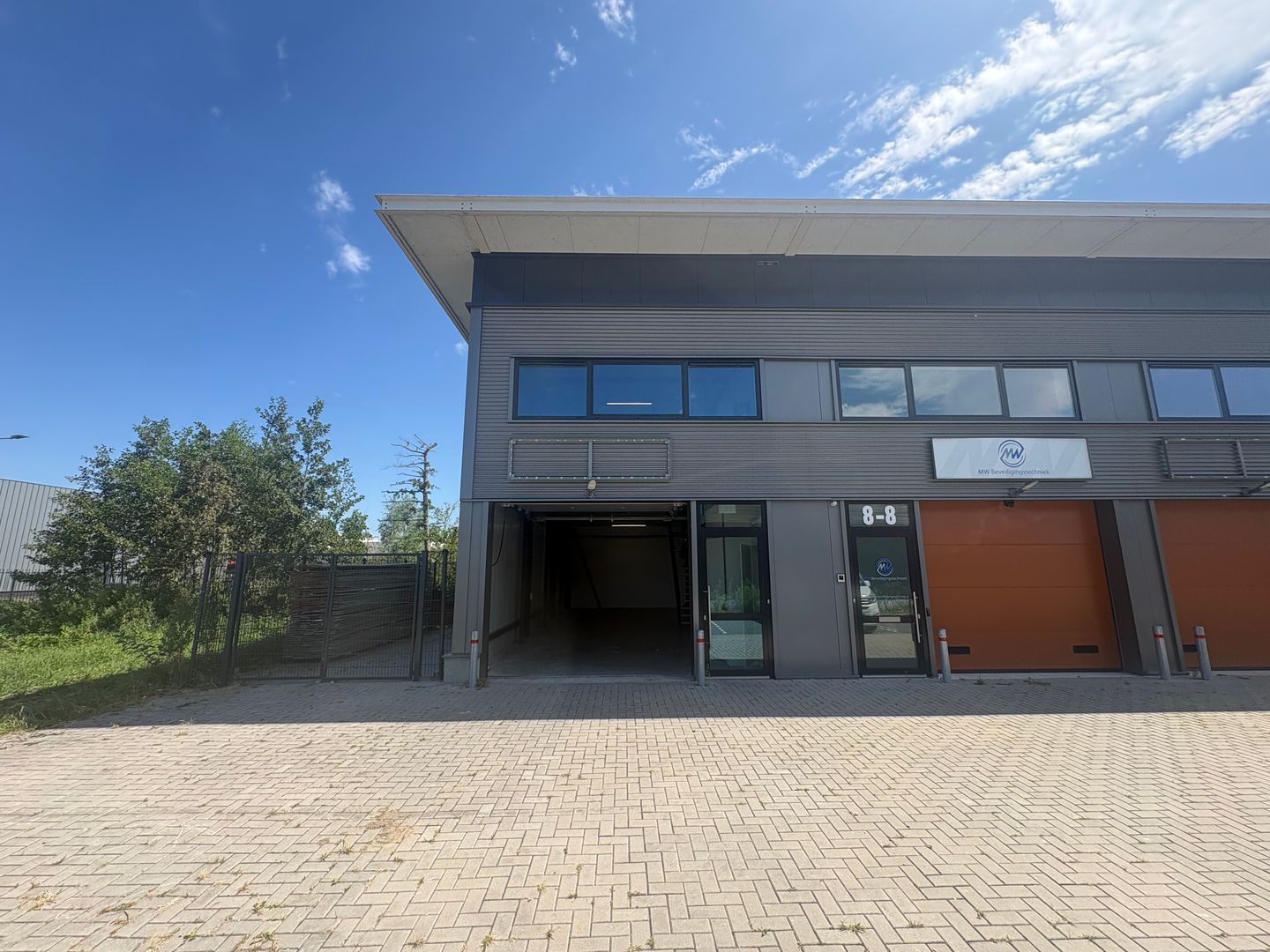 View photo 1 of Reedijk 8-7