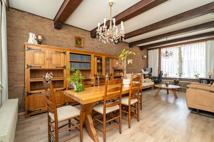 Tussenwoning te koop: Melis Stokestraat 56, Tilburg