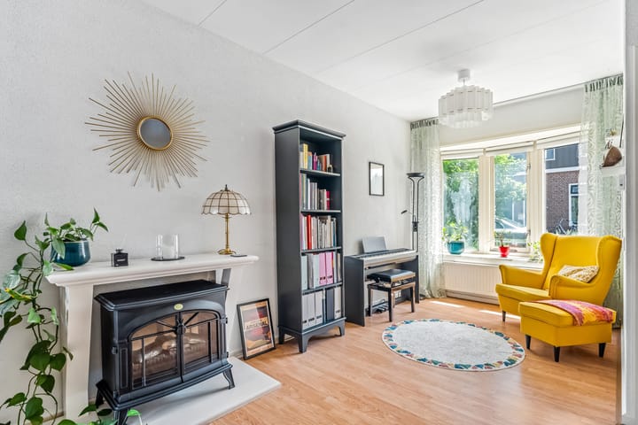 Tussenwoning te koop: Kruiskamp 110, Amersfoort