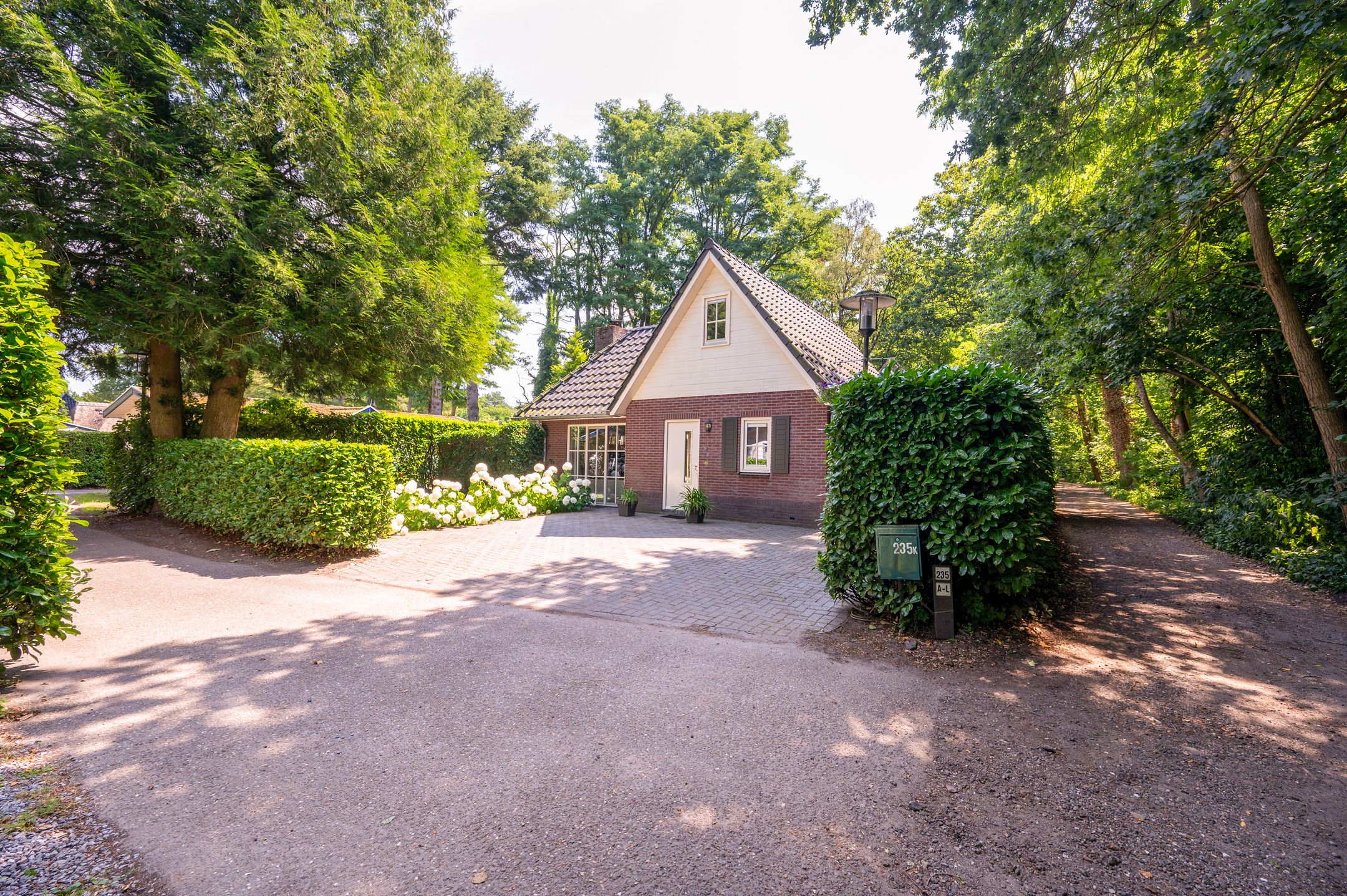 2-bedroom freehold villa in Hulshorst — photo 1 of 5