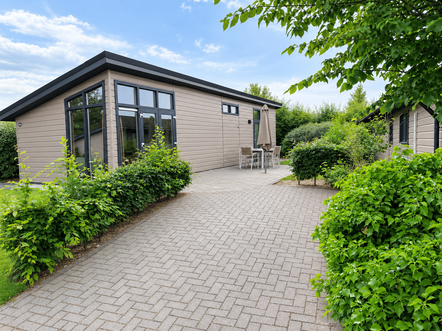 studio freehold villa in Schin op Geul — photo 1 of 5