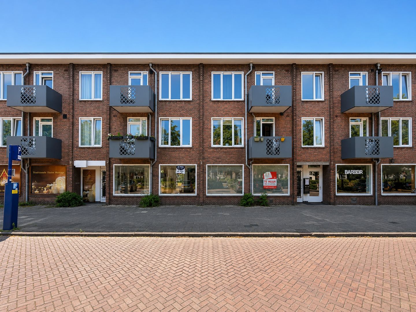 View photo 1 of Van Veldekekade 6