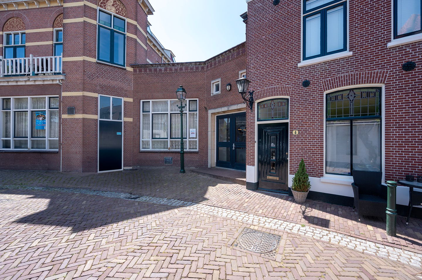 View photo 3 of Brugstraat 2