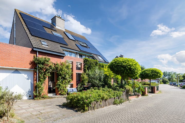 Tussenwoning te koop: Magdalena van Weerdenburglaan 4, Egmond Aan Den Hoef