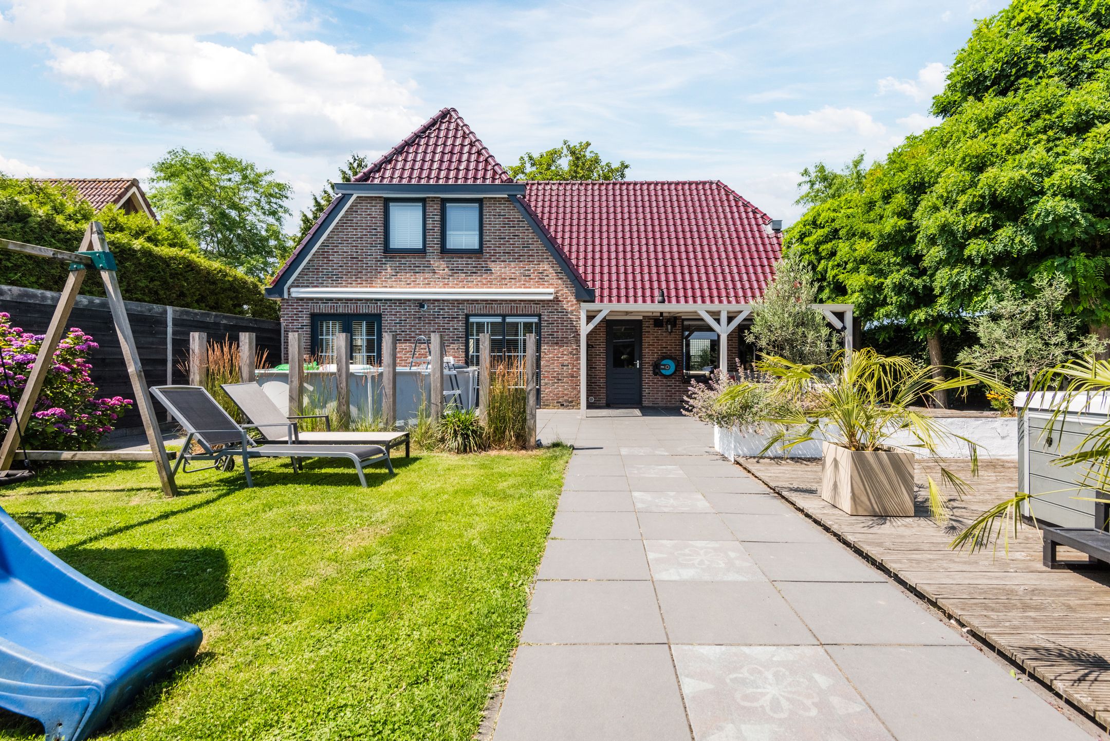 4-bedroom freehold villa in Lelystad — photo 1 of 5