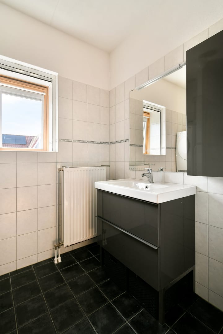 Appartement te koop: Marisstraat 35, Rhoon