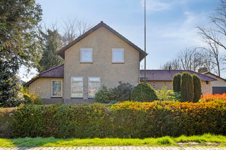 Photo 2 of Laarstraat 11