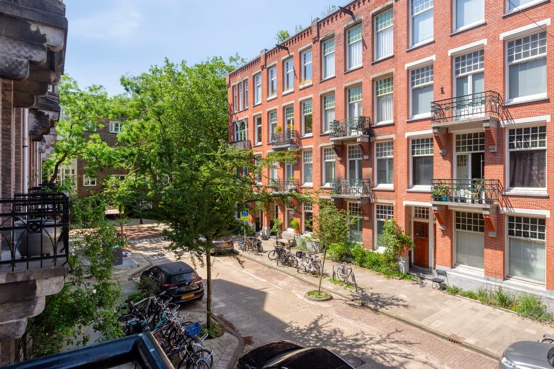 Photo 46 of Wouwermanstraat 35-H