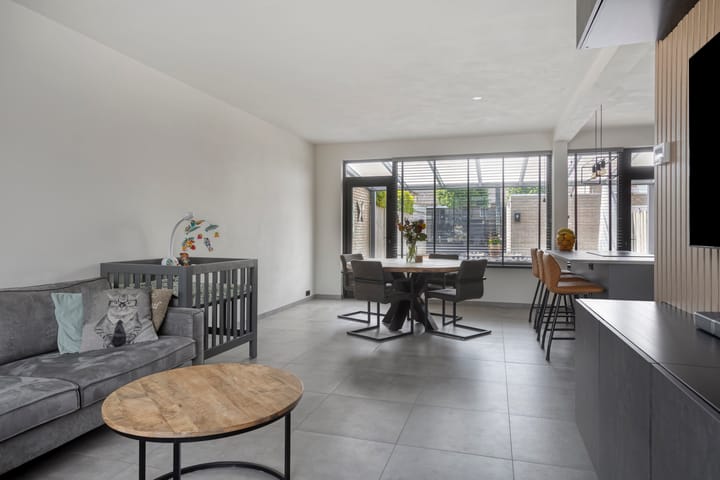 Tussenwoning te koop: Tiberhof 17, Veghel