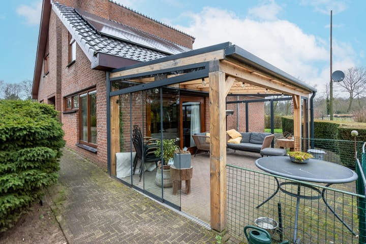 Vrijstaande woning te koop: Meeuwenveenseweg 11, Voorthuizen