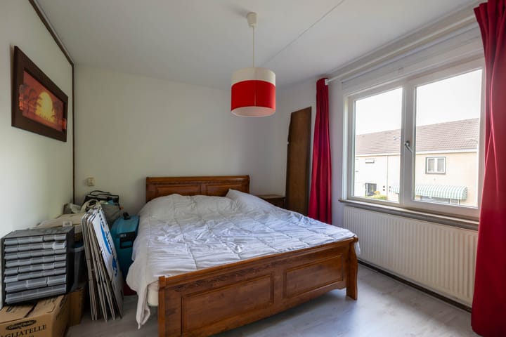 Tussenwoning te koop: Brucknerstraat 4, Almelo