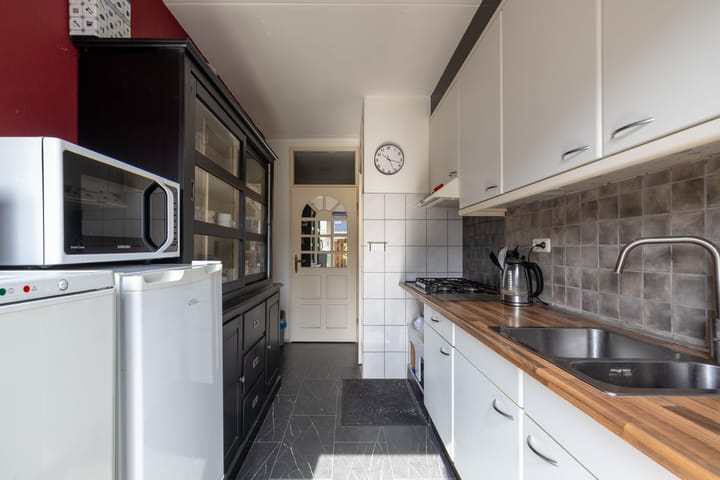 Tussenwoning te koop: Brucknerstraat 4, Almelo