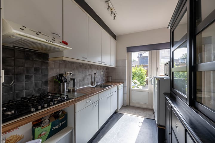 Tussenwoning te koop: Brucknerstraat 4, Almelo
