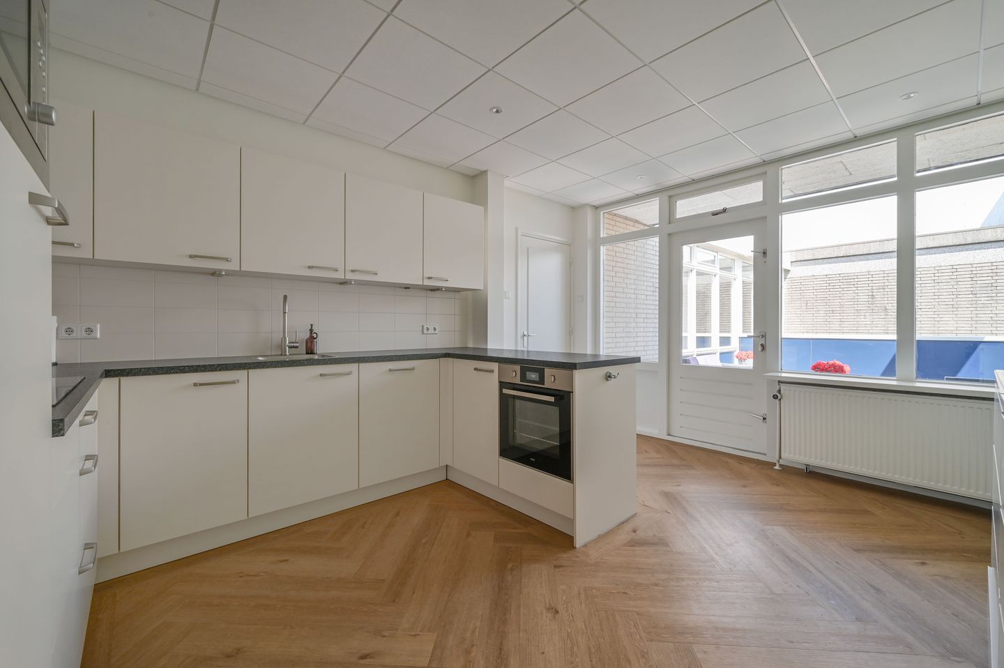 Photo 4 of Raadhuisstraat 4