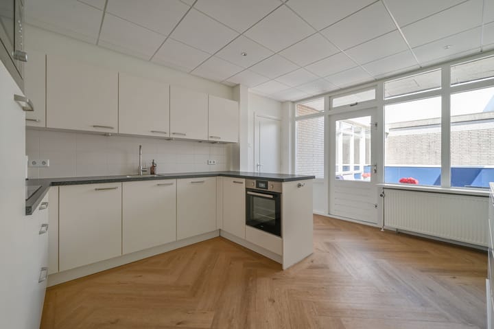 Photo 4 of Raadhuisstraat 4