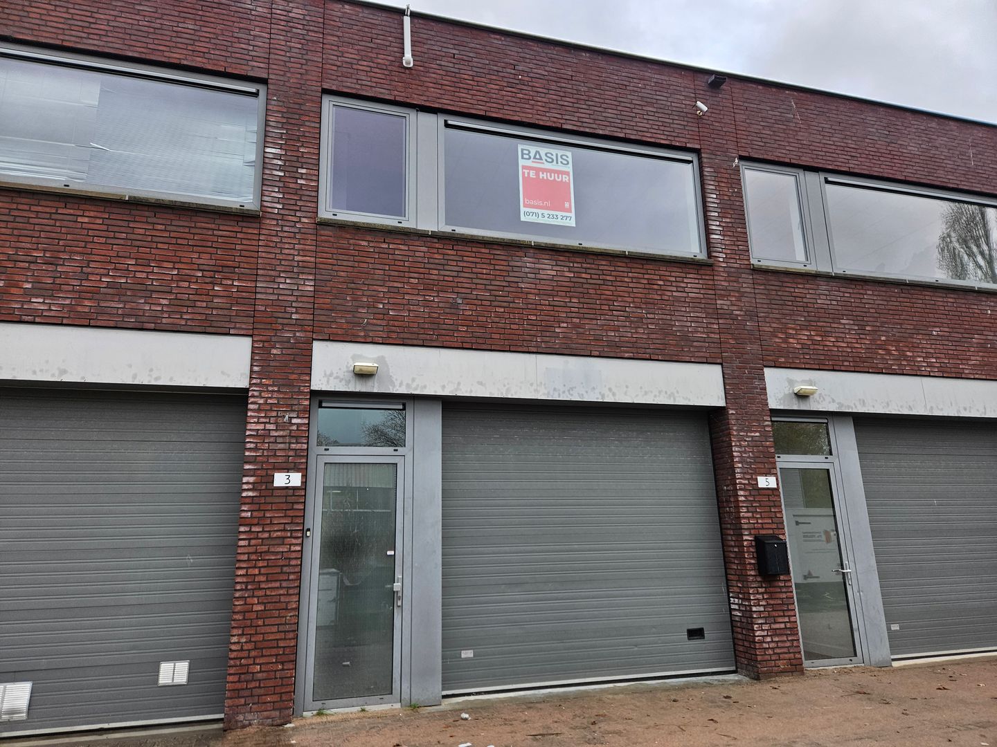 Bekijk foto 1 van Vezelbaan 3