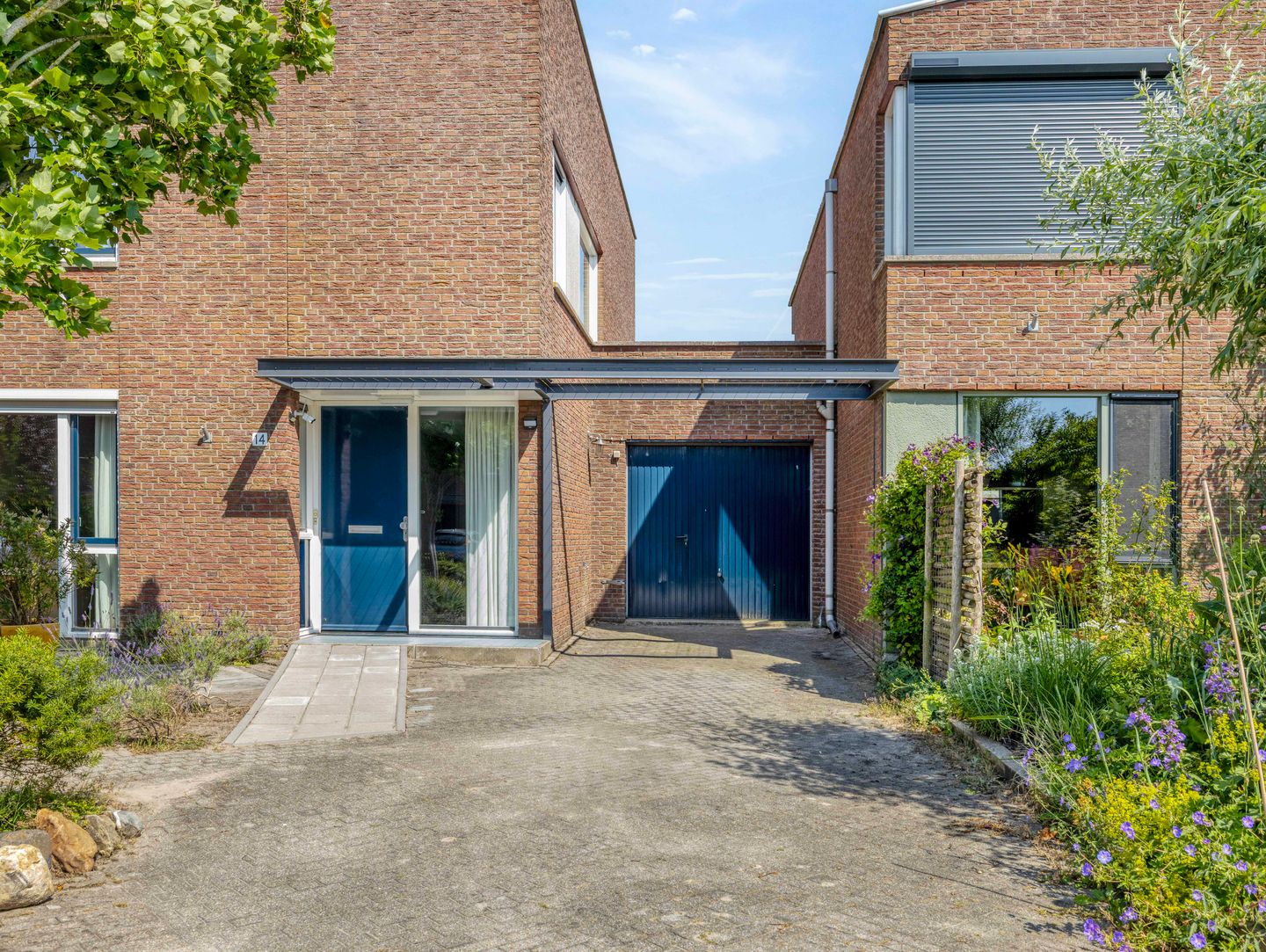 Photo 50 of Geeuw 14