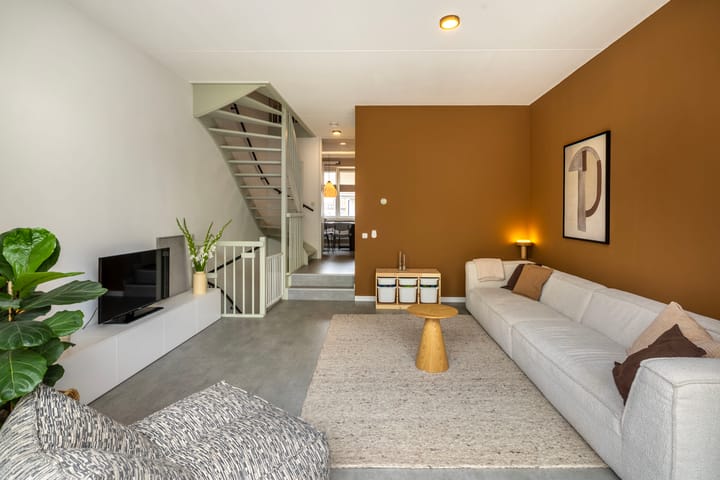 Tussenwoning te koop: van Leeuwenhoekstraat 4, Ede
