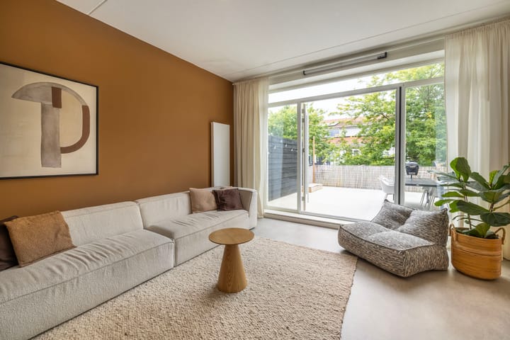 Tussenwoning te koop: van Leeuwenhoekstraat 4, Ede