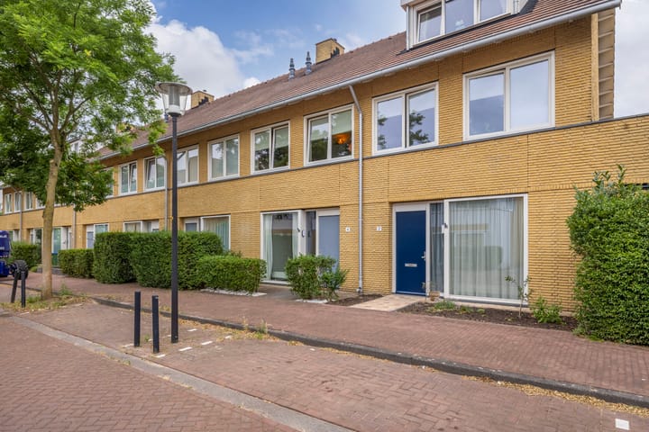 Tussenwoning te koop: van Leeuwenhoekstraat 4, Ede