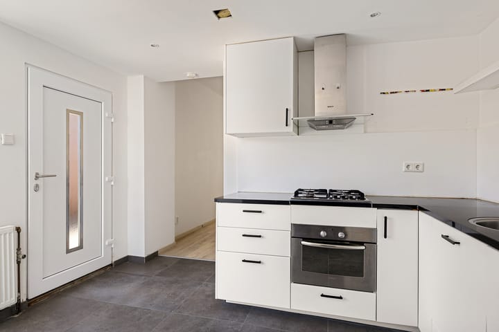 Tussenwoning te koop: Bijlstraat 37, Bussum