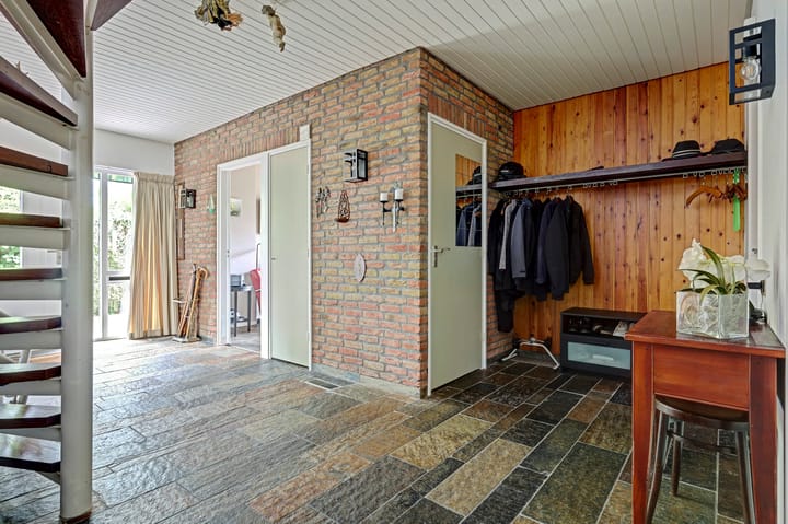 Twee-onder-één-kap te koop: Vriezenveenseweg 4, Almelo