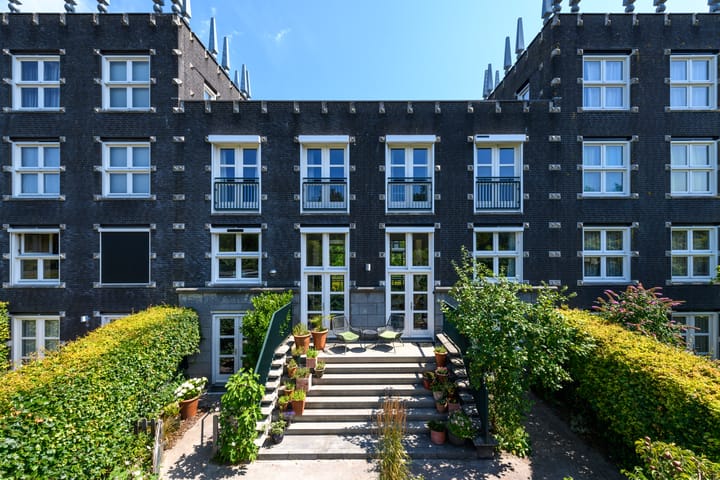 Tussenwoning te koop: Landgraaf 23, Heerenveen