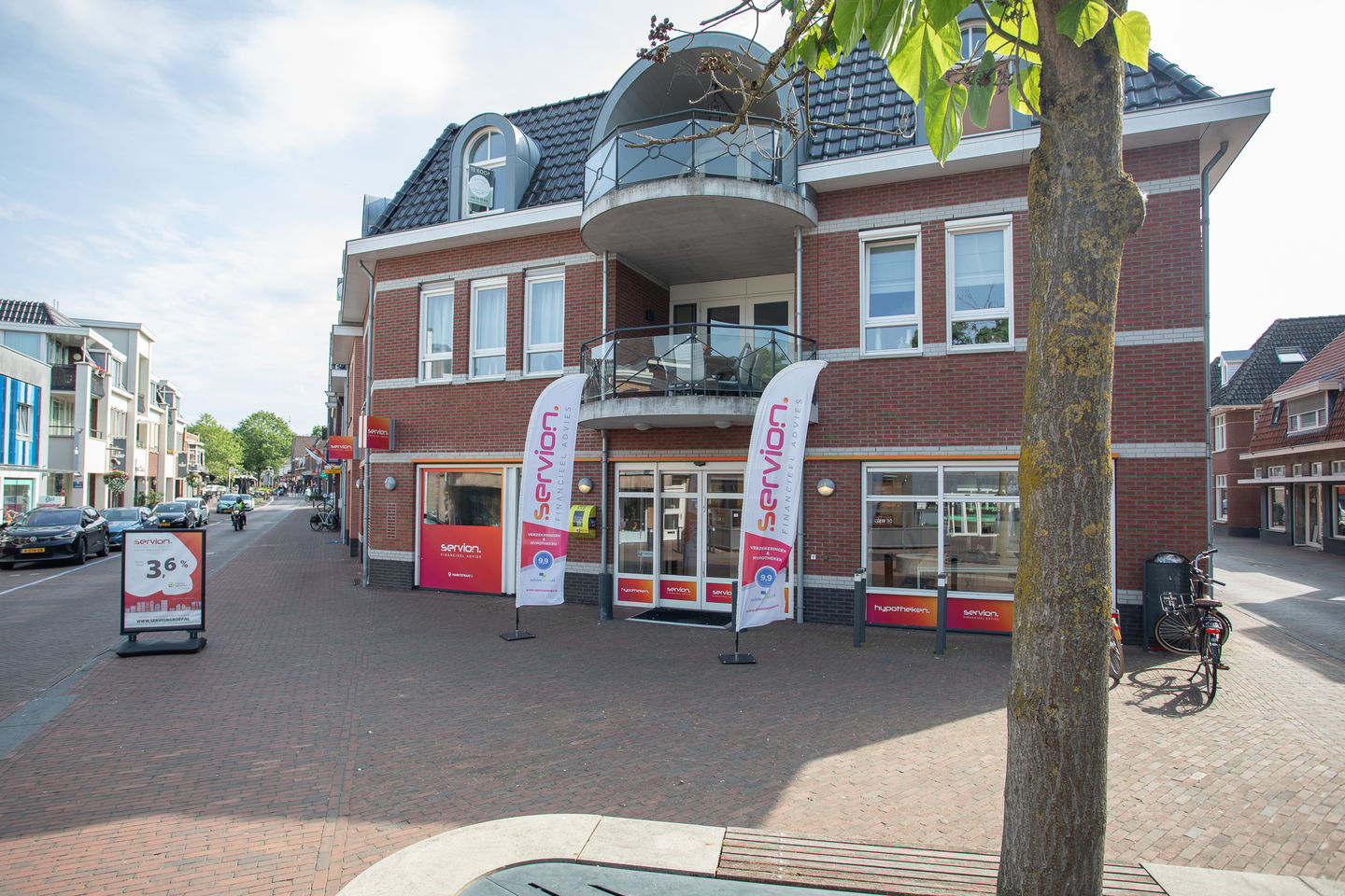 View photo 2 of Marktstraat 1