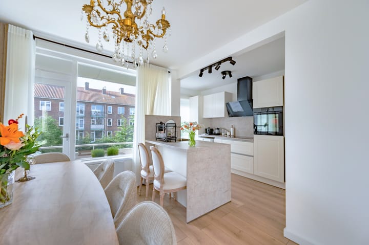 Appartement te koop: van Leeuwenstraat 14, Voorburg