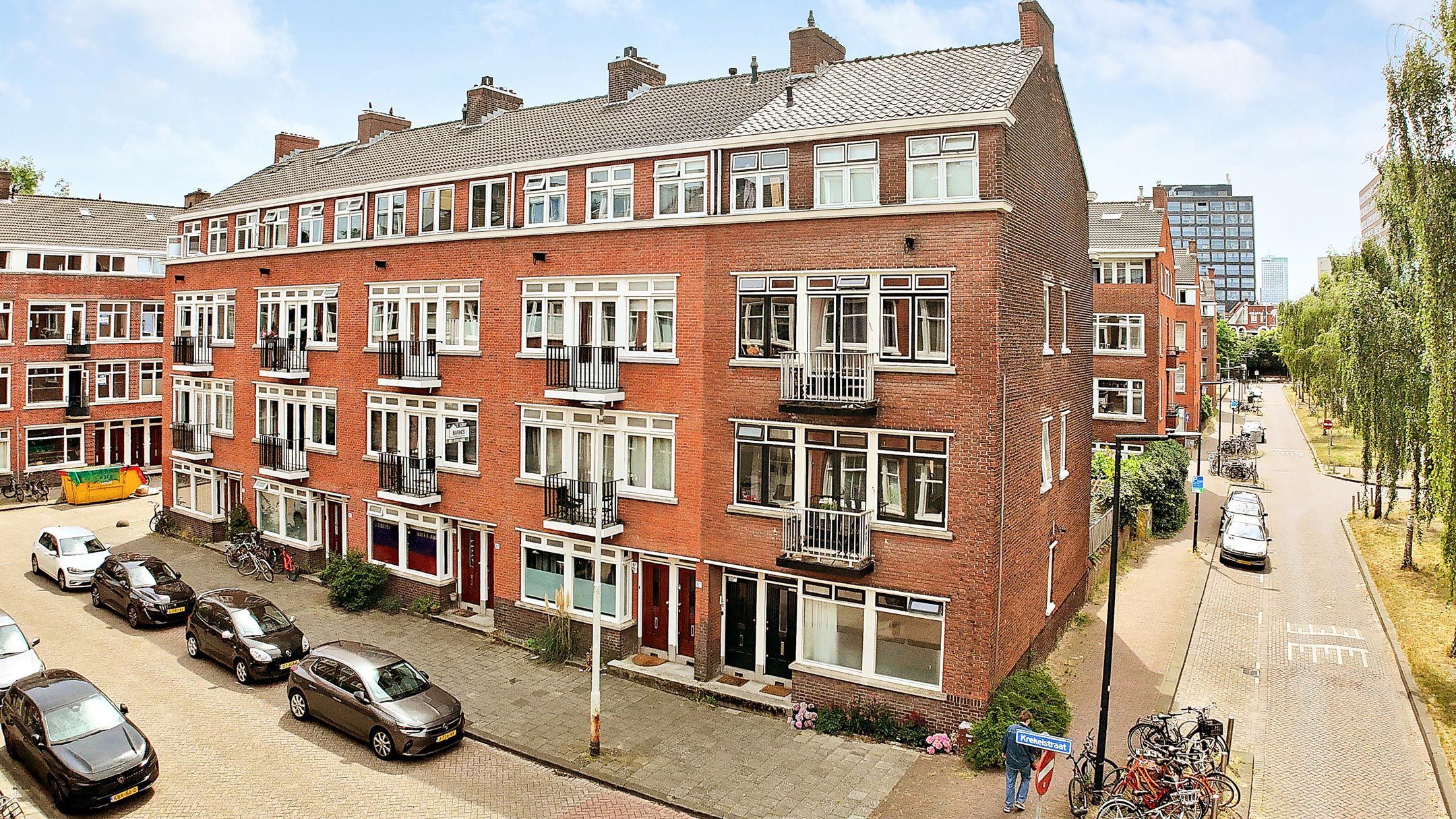 2-bedroom freehold villa in Rotterdam — photo 1 of 5