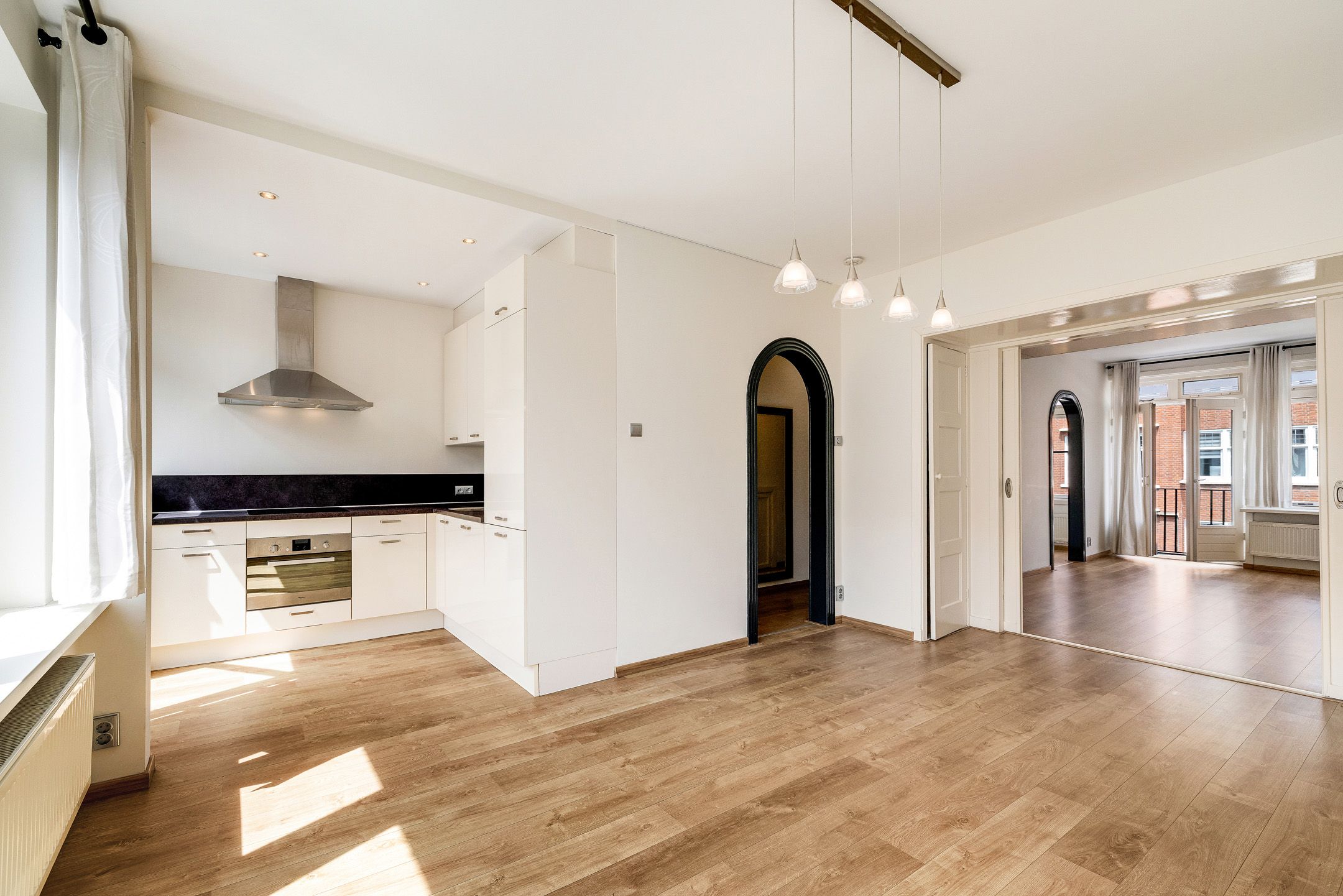 2-bedroom freehold villa in Rotterdam — photo 2 of 5