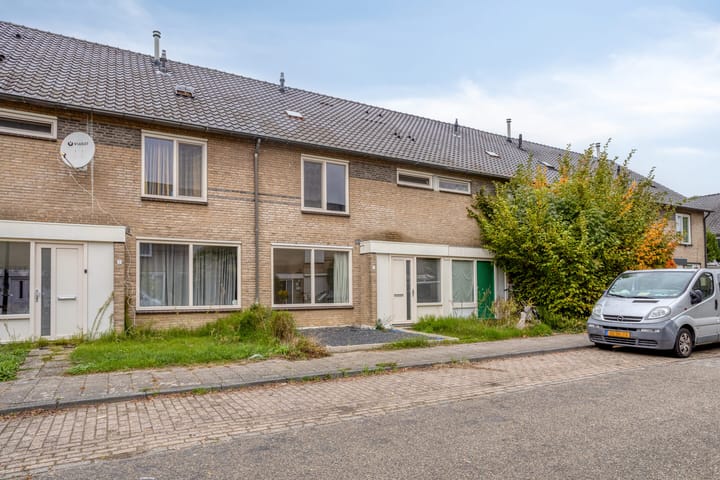 Photo 2 of van der Duyn Van Maasdamstraat 7