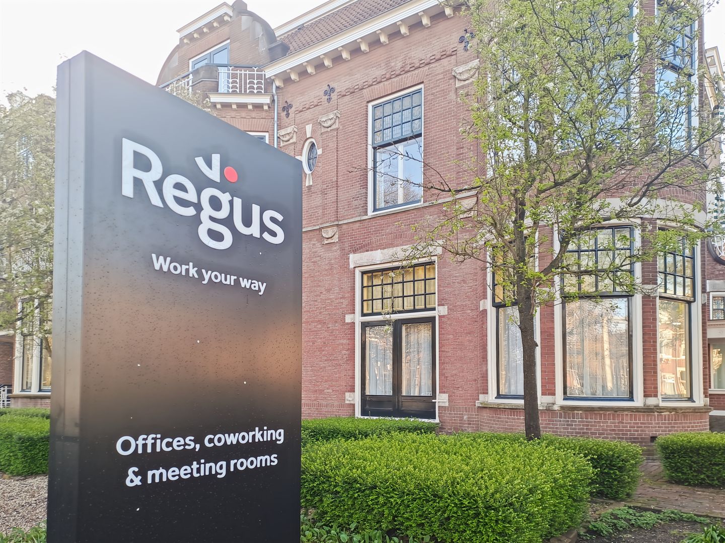 Bekijk foto 2 van Oranjesingel 51