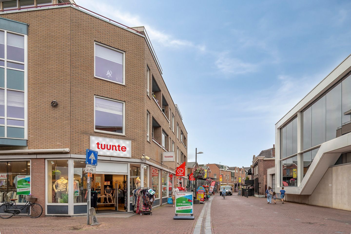 Foto 49 van Spoorstraat 2-13