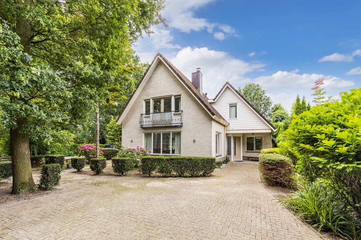 Vrijstaande woning te koop: Eikenlaan 28, Dronten