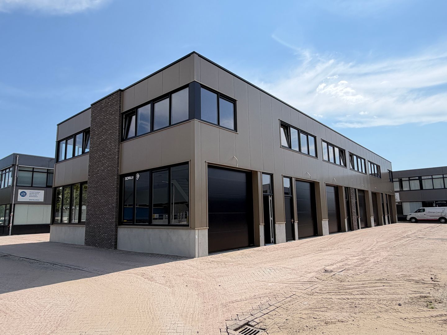 View photo 2 of Punterweg 7